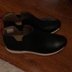 Brand new Vionic shoes women’s size 10Wide